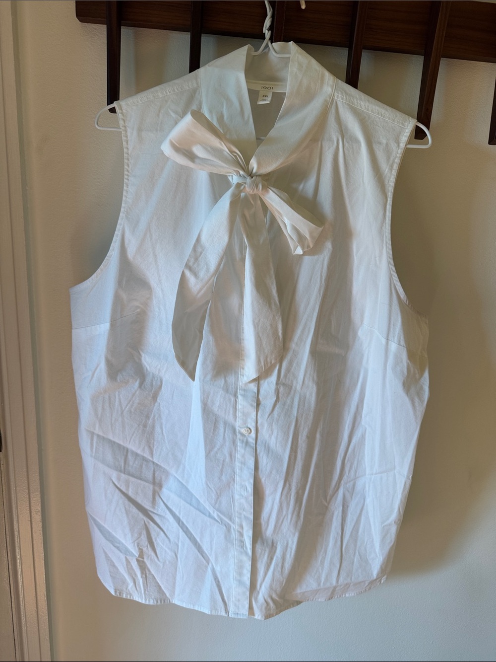 1901 White Tie-Neck Sleeveless Blouse with Bow